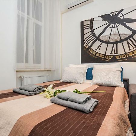 Timeless Apartment With Free Private Parking Будапеща Екстериор снимка