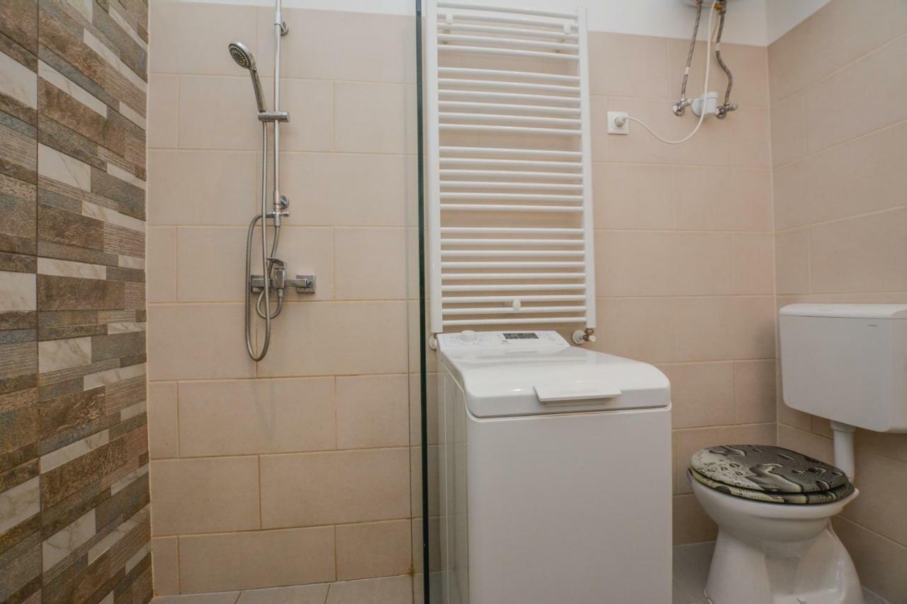 Timeless Apartment With Free Private Parking Будапеща Екстериор снимка