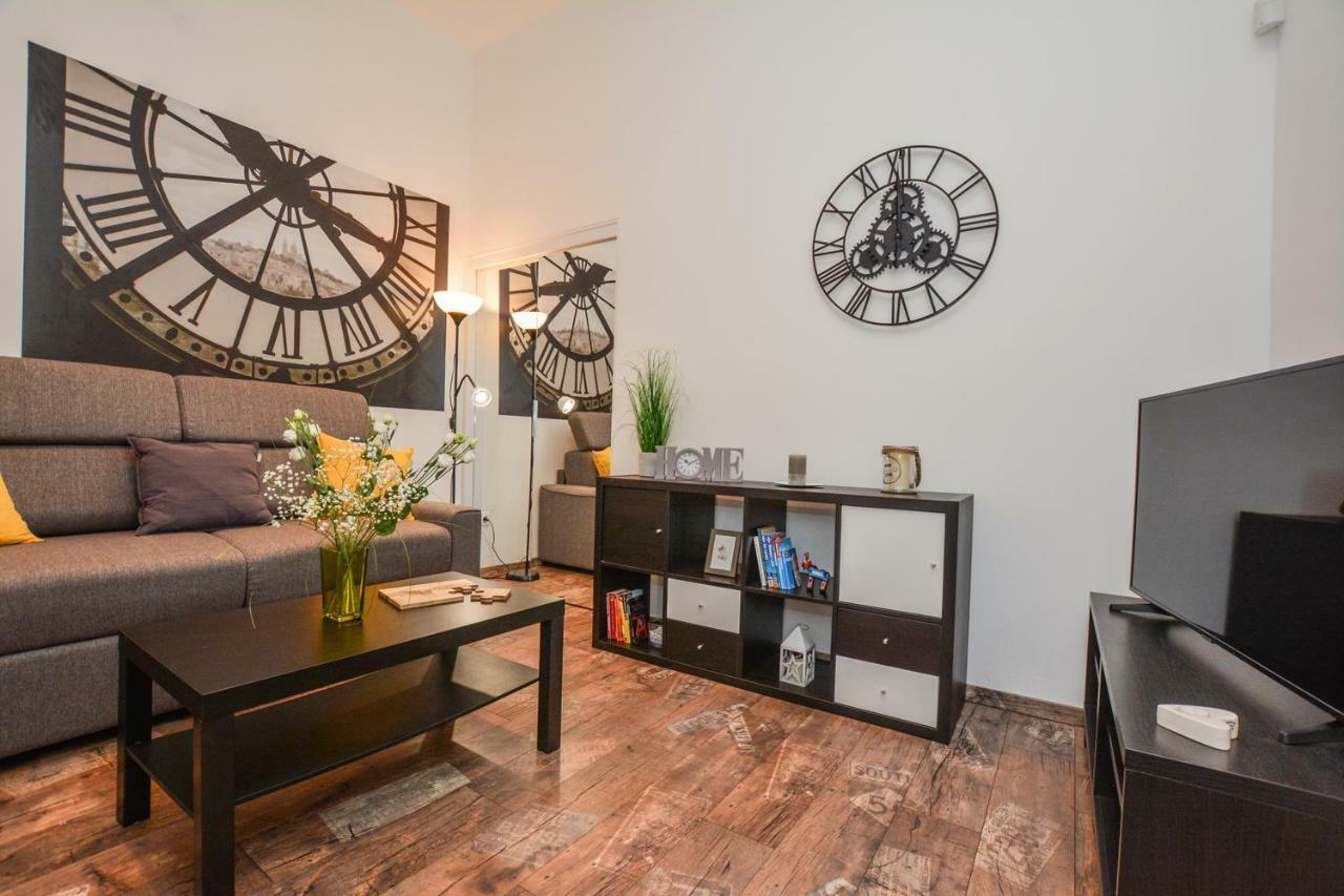 Timeless Apartment With Free Private Parking Будапеща Екстериор снимка