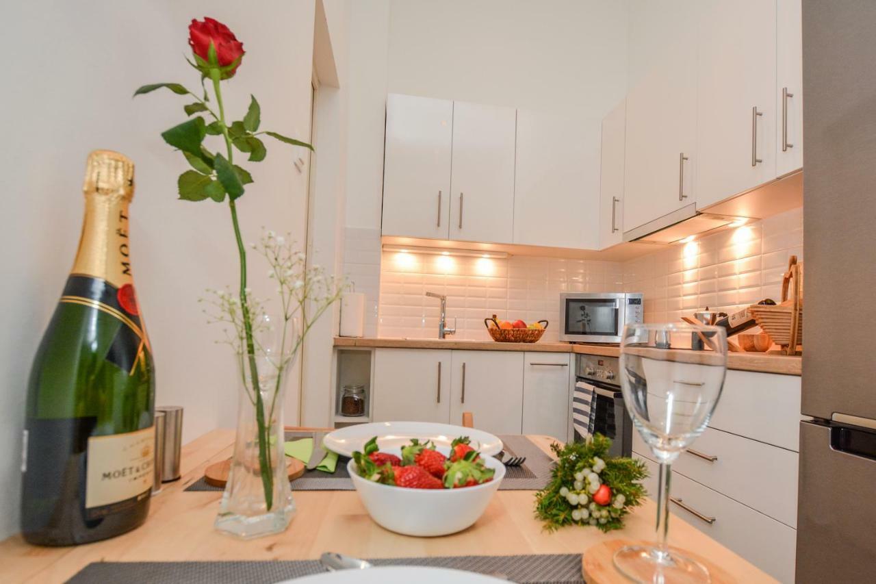 Timeless Apartment With Free Private Parking Будапеща Екстериор снимка