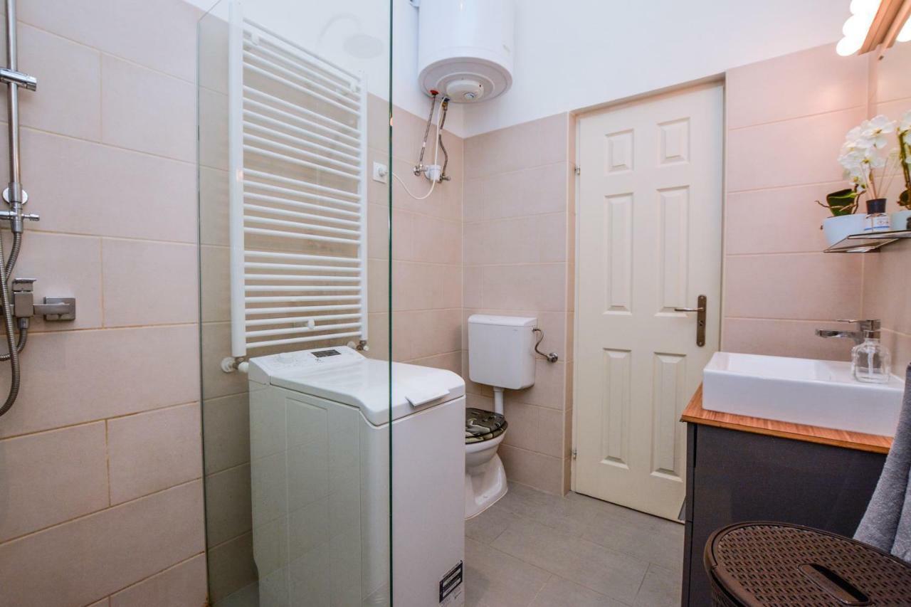 Timeless Apartment With Free Private Parking Будапеща Екстериор снимка