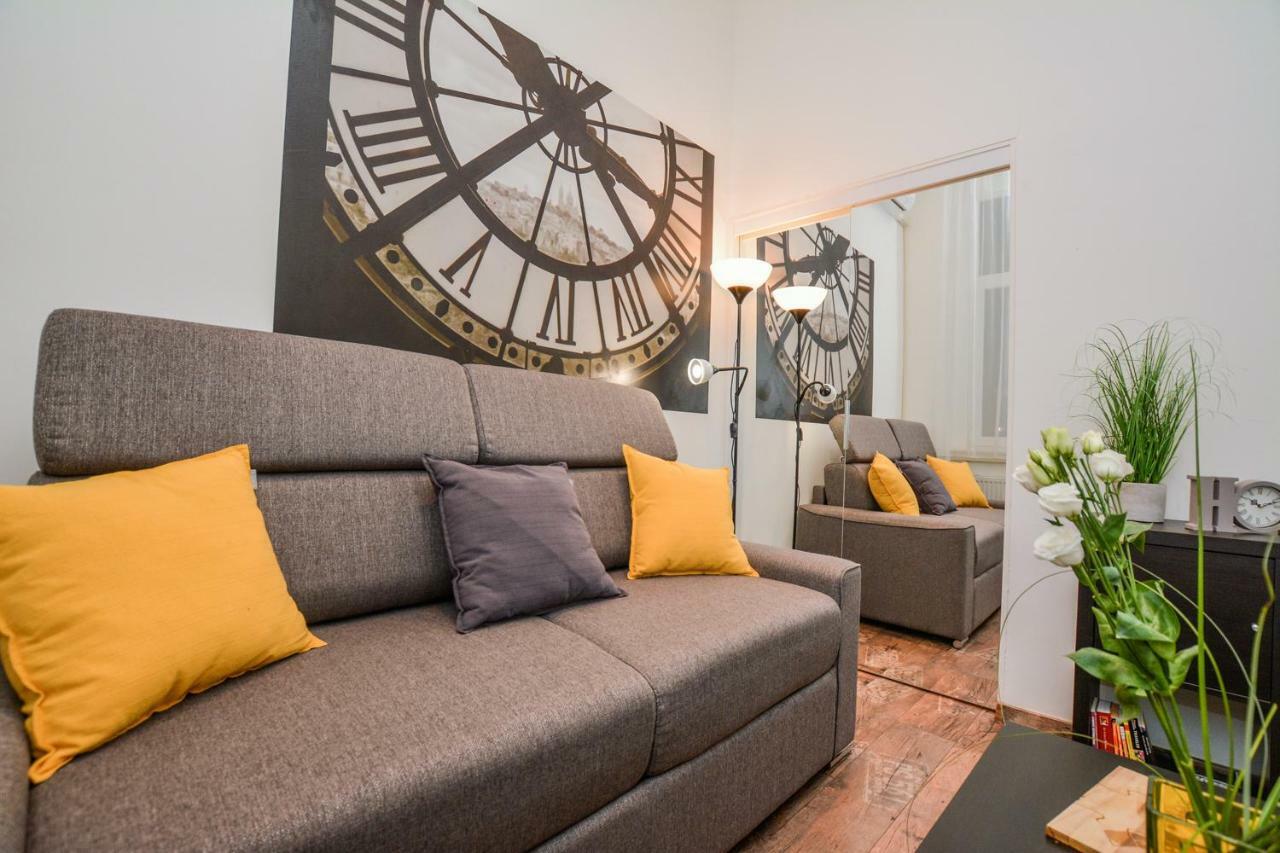 Timeless Apartment With Free Private Parking Будапеща Екстериор снимка
